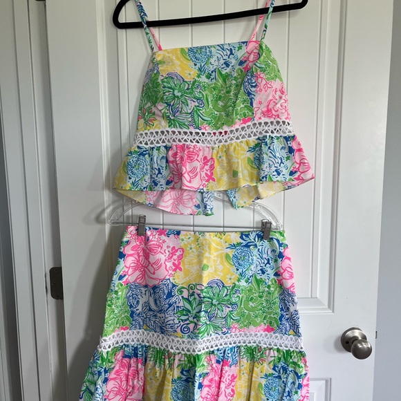 Lilly Pulitzer Dresses & Skirts - Lilly Pulitzer Top and Skirt Set